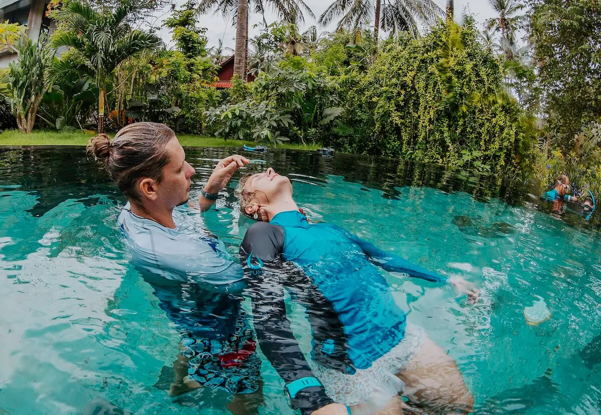 Cours PADI ou SDI Rescue Diver : plongeur en formation à Playa del Carmen