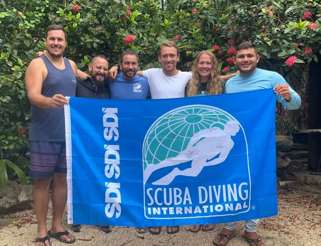 Crossover PADI SDI TDI pour instructeurs de plongée chez DeepDiveMexico