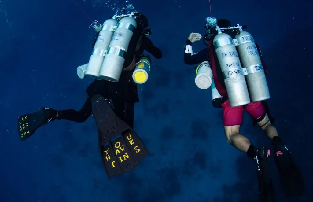 Cours de plongée PADI ou SDI chez DeepDiveMexico